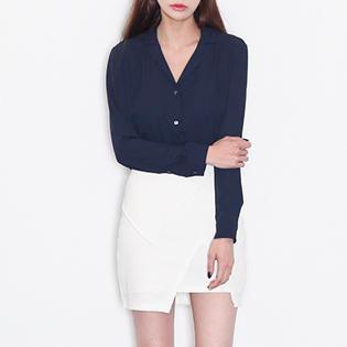 Long-sleeve Buttoned Blouse