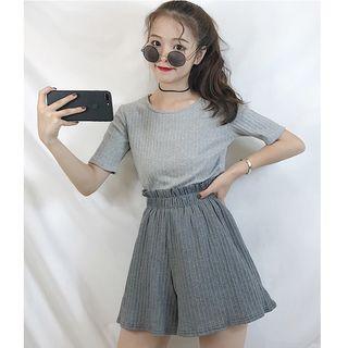 Crew-neck Short-sleeve T-shirt / High Waist Wide-leg Shorts