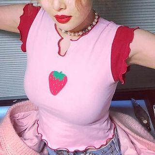 Sleeveless Strawberry Print Cropped T-shirt Pink - One Size