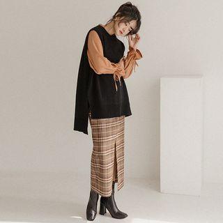 Plus Size Dip-back Sleeveless Knit Top