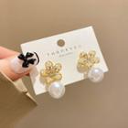 Flower Faux Pearl Alloy Dangle Earring E4999 - 1 Pair - Gold & White - One Size