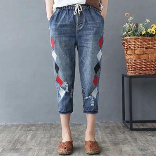 Rhombus Embroidered Capri Jeans