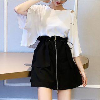 Lettering Elbow Sleeve T-shirt / A-line Skirt