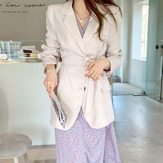 Single-breasted Pleated Blazer With Sash
