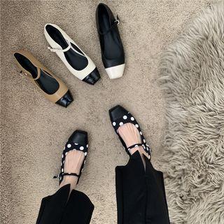 Cap-toe Flat Mary Jane Shoes