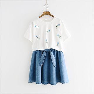 Short-sleeve Flower Embroidered T-shirt