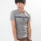 V-neck Pocket-front T-shirt