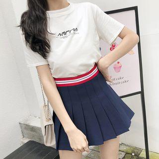 Printed Short-sleeve T-shirt / High Waist Pleated Skirt