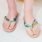 Patterned-strap Summer Flip-flops