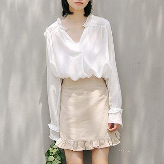 Ruffle Hem A-line Skirt / V-neck Blouse