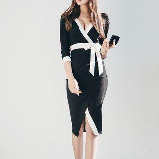 3/4-sleeve V-neck Slit-hem Dress