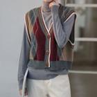 V-neck Patterned Buttoned Cropped Vest