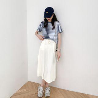 Round-neck Two Tone Striped Oversized Top / High-waist Plain A-line Skirt