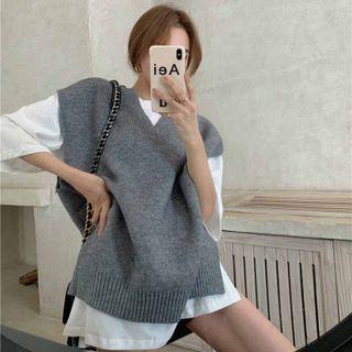 Slit-side Sweater Vest / Elbow-sleeve T-shirt