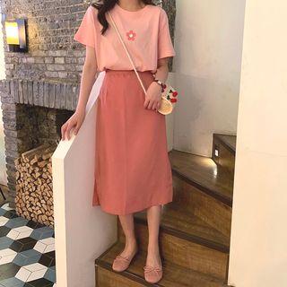 Flower Print Short-sleeve T-shirt / Midi Straight-fit Skirt