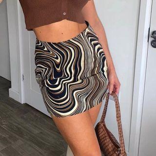 Wave Print Fitted Mini Skirt