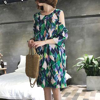 Cutout Shoulder 3/4 Sleeve Patterned Midi Dress