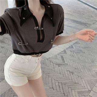 Short-sleeve Pin Accent Cropped Top Gray - One Size