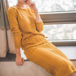 Set: Round-neck Open-knit Top + Band-waist Midi Skirt