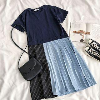 Color-block Crewneck Pleated Short-sleeve Dress