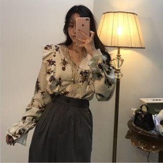 Crochet Lace-trim Floral Print Blouse