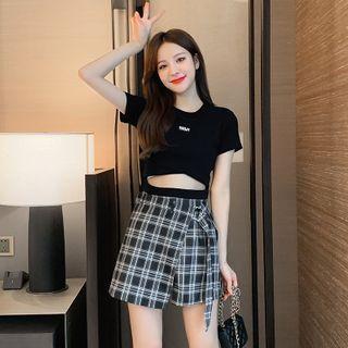 Set: Short-sleeve Lettering Cropped T-shirt + Plaid Skort