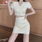 Short-sleeve Plain Cropped Knit Top / Ruffled A-line Skirt