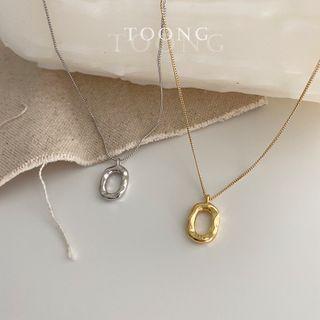 925 Sterling Silver Hoop Oval Necklace