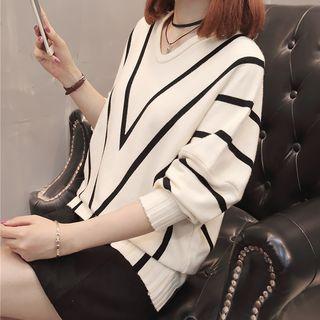 V-neck Chevron Print Sweater