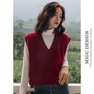 V-neck Knit Vest Dark Red - One Size