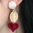 Embossed Alloy Heart Asymmetrical Dangle Earring