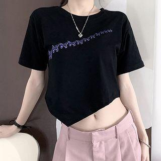 Short-sleeve Asymmetrical Lettering Crop T-shirt