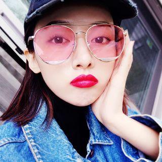 Metel Oval Sunglasses