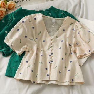 Slim-fit Printed V-neck Crop Shirt