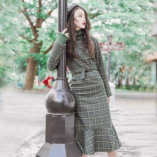 Set: Turtleneck Lettuce Edge Sweater + Long-sleeve Plaid Midi Mermaid Dress