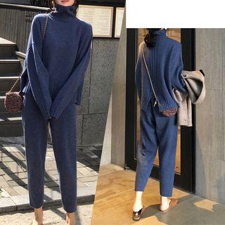 Set: Turtleneck Sweater + Crop Pants