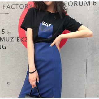 Lettering Short-sleeve T-shirt / Plain Slim-fit Skirt