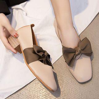 Bow Square-toe Pumps