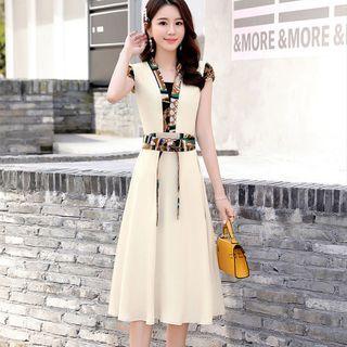 Short-sleeve V-neck Lace Up Paneled Dress