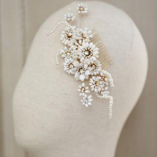 Rhinestone Flower Hair Comb White - One Size