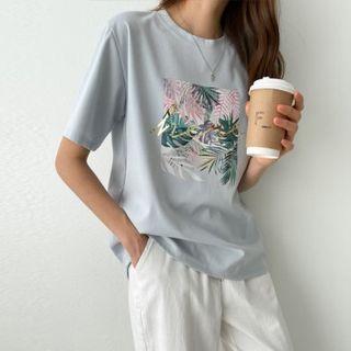 Short-sleeve Floral-illustrated T-shirt