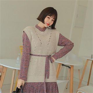 Sleeveless Punched Long Sweater