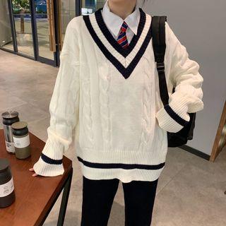 V-neck Contrast Trim Sweater / Plain Shirt / Striped Neck Tie