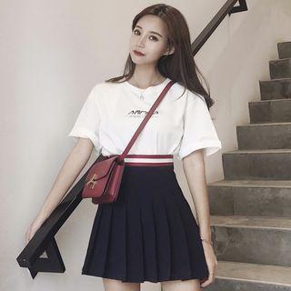 Lettering Short-sleeve T-shirt / Pleated Mini Skirt