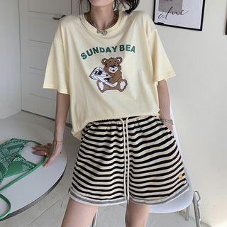 Short-sleeve Bear Print T-shirt / Striped Shorts