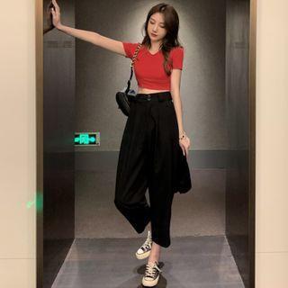 V-neck Crop T-shirt / High-waist Wide Dress Pants