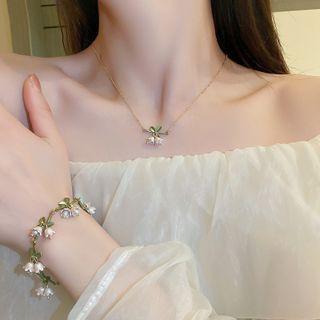 Flower Pendant Alloy Necklace / Bracelet