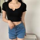 Short-sleeve Notch-neck Crop Top