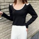 Long-sleeve Contrast Trim Off-shoulder Slim Fit Knit Top