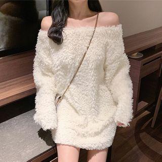 Off-shoulder Loose-fit Fleece Top